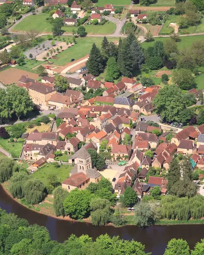 Saint-Léon-sur-Vézère, arrêt du circuit Les beaux villages